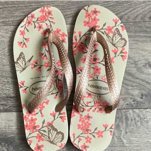 Havaianas Shoes - Havaianas Floral Flip Flops, Bronze, Sz 9/10